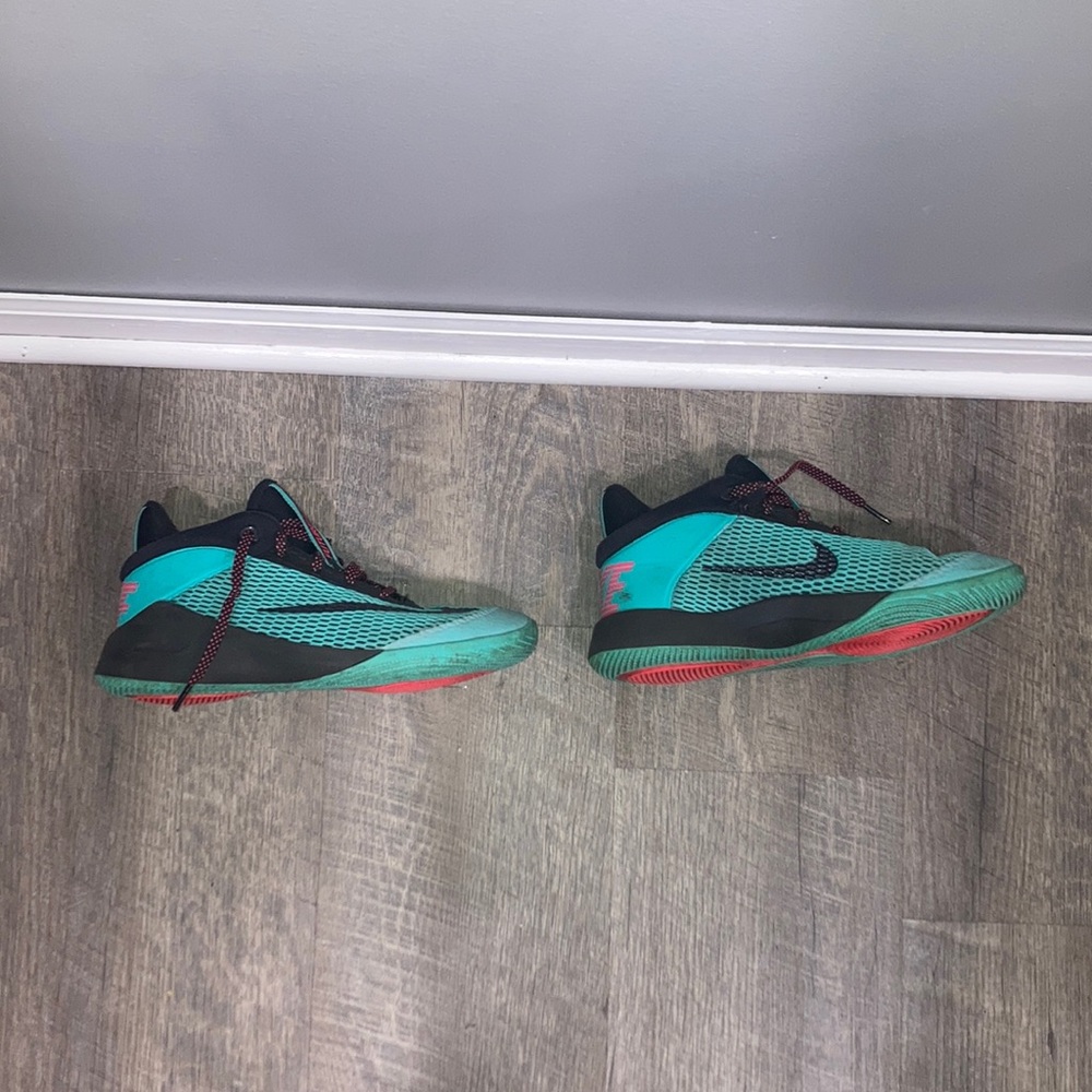 Turquoise Nike sneakers size 7.5